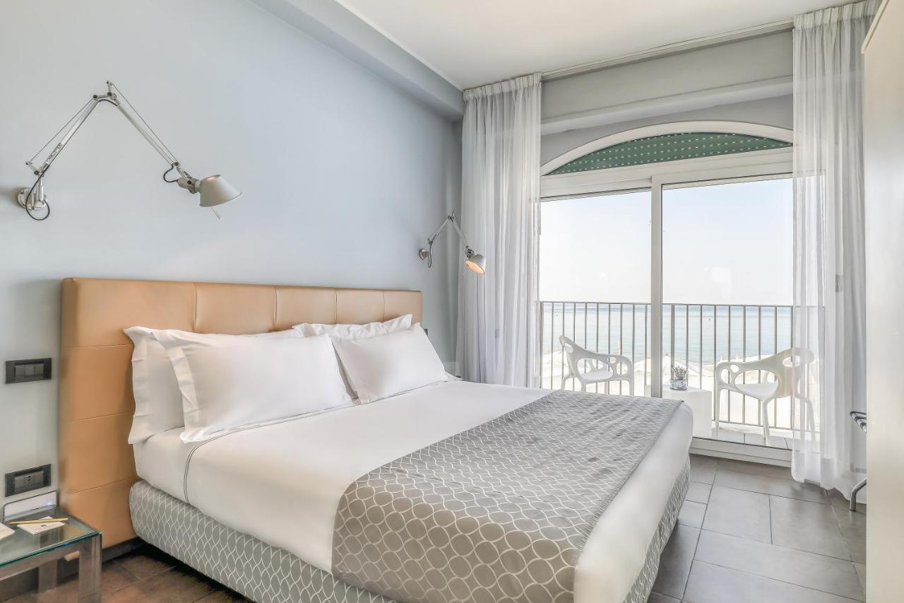 Hotel Albatros วาริกอตติ ภายนอก รูปภาพ