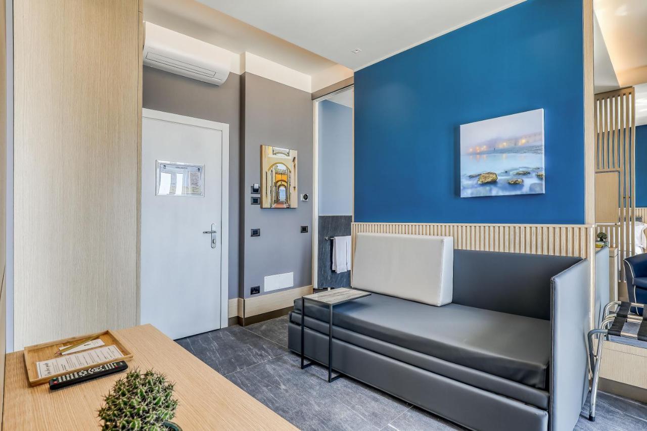 Hotel Albatros วาริกอตติ ภายนอก รูปภาพ