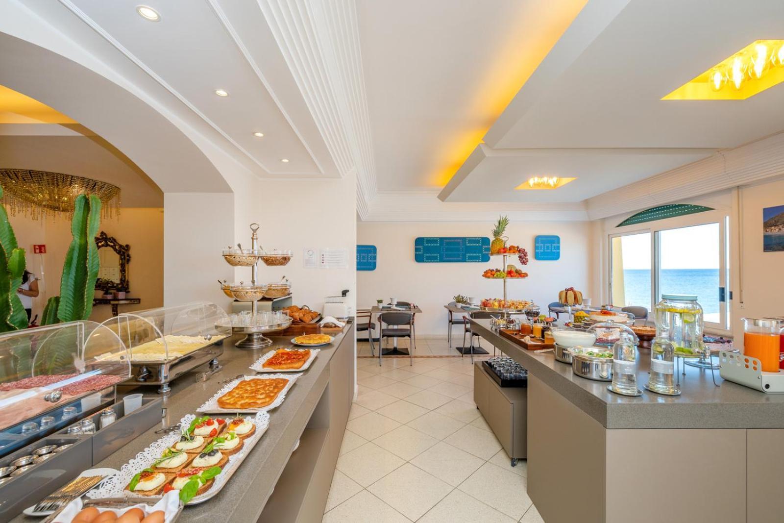 Hotel Albatros วาริกอตติ ภายนอก รูปภาพ