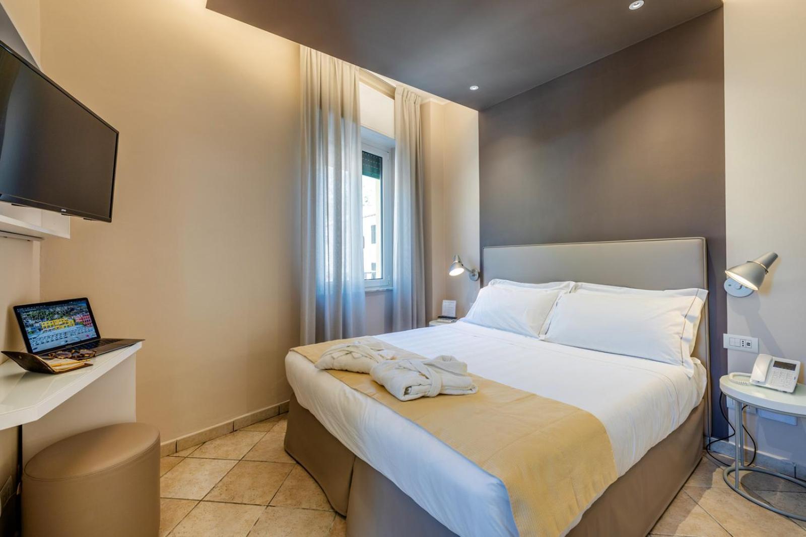 Hotel Albatros วาริกอตติ ภายนอก รูปภาพ